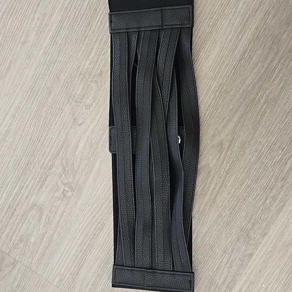 Elegant Black Women's Belt - Picture 1 of 4